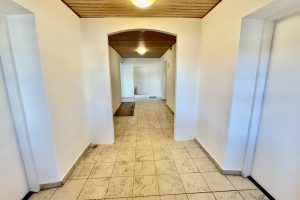 Blick in den großzügigen Flurbereich